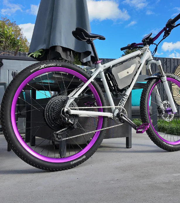 What are the good quality/price 2000w hub motor kits and 52v or 60v triangle battery out there ?